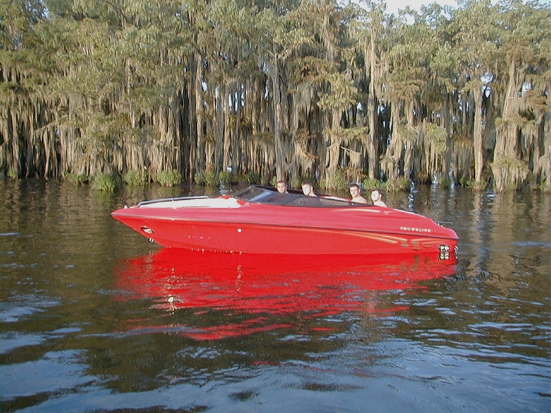 red boat 800.jpg (522976 bytes)
